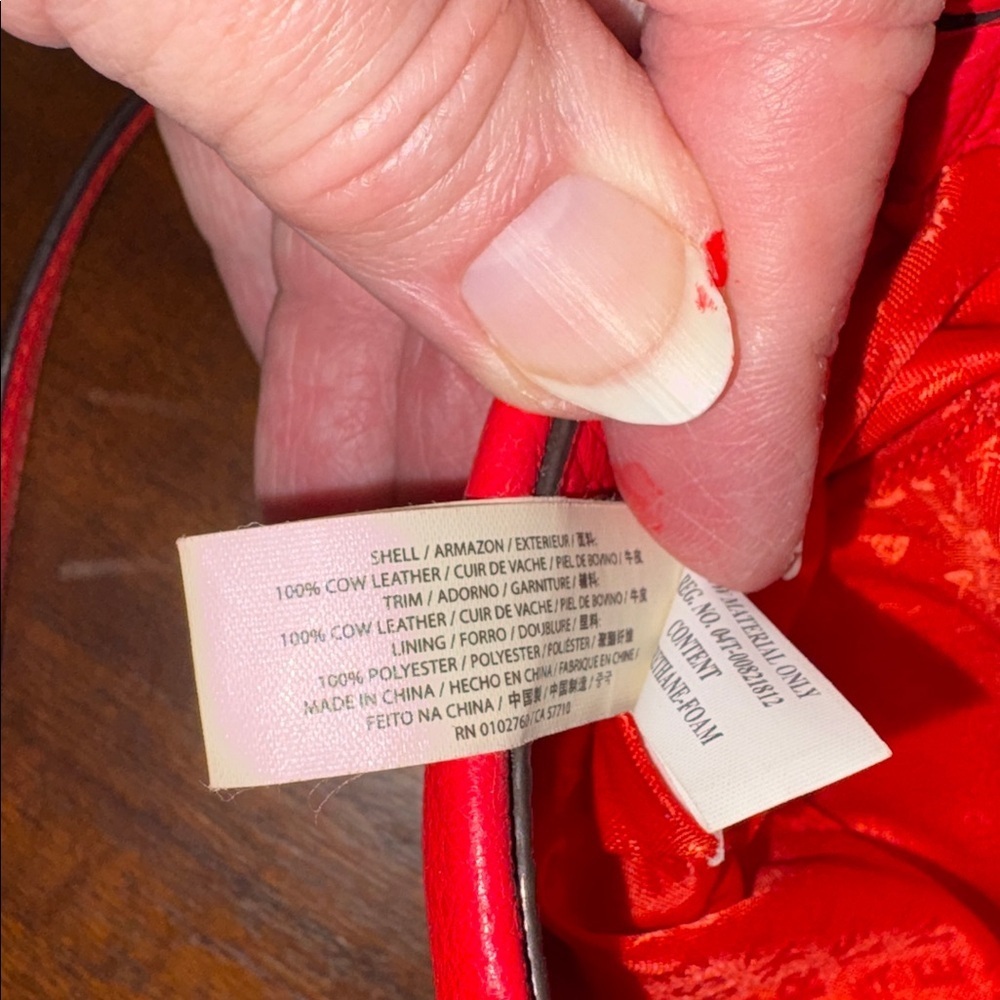 Kate Spade  Crossbody Bag  quilted leather  Red  turn lock  chain strap detail - Picture 17 of 17